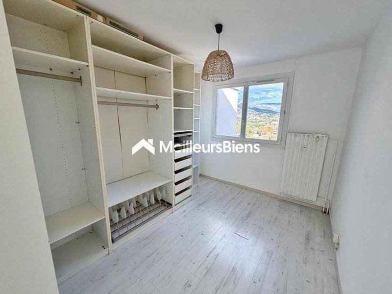 Appartement - 81 m² - 5 pièces