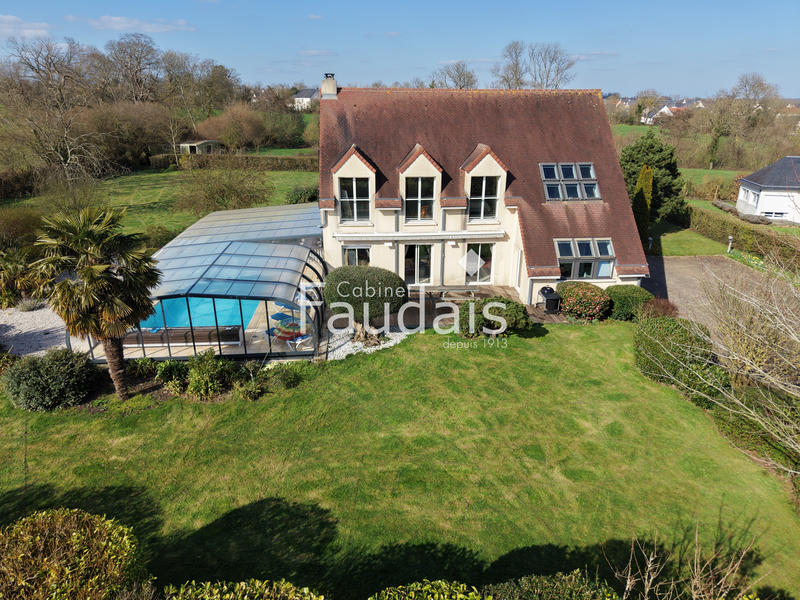 Maison - 209 m² - 6 pièces