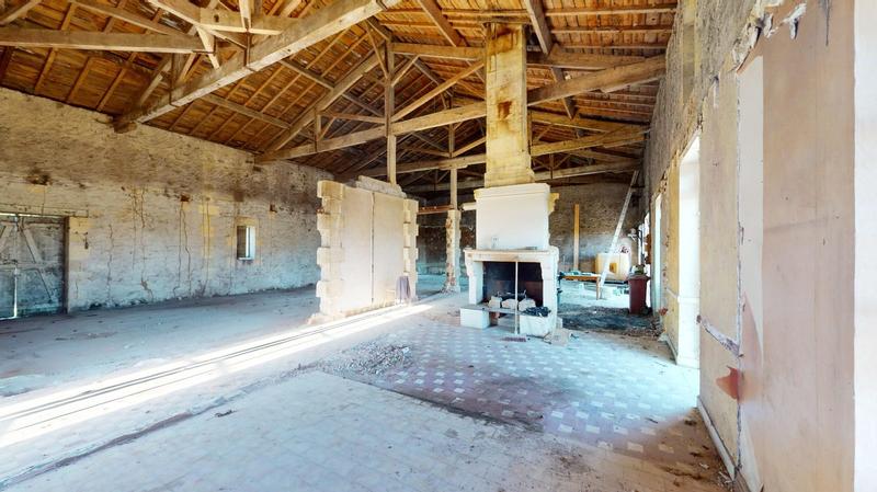 Maison - 460 m² - 8 pièces