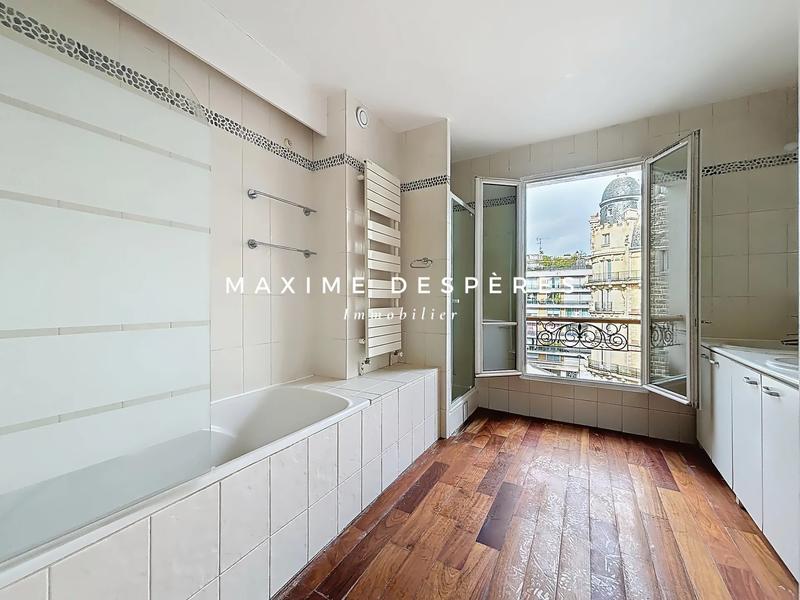 Appartement - 128 m² - 6 pièces