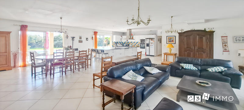 Villa - 222 m² - 7 pièces