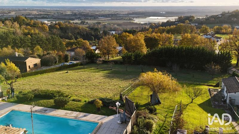 Maison - 330 m² - 8 pièces