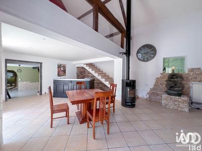 Maison - 280 m² - 8 pièces