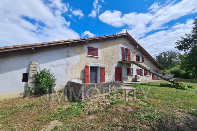 Maison - 225 m² - 8 pièces