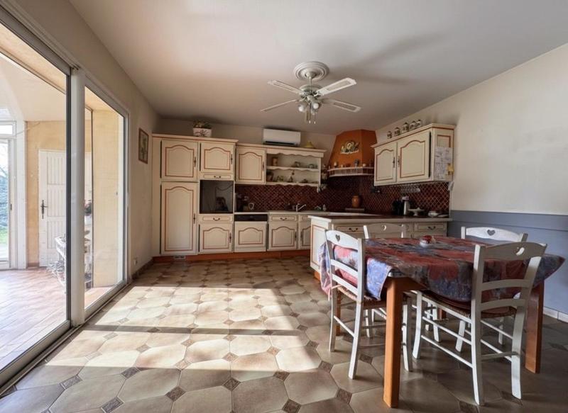 Maison - 198 m² - 7 pièces