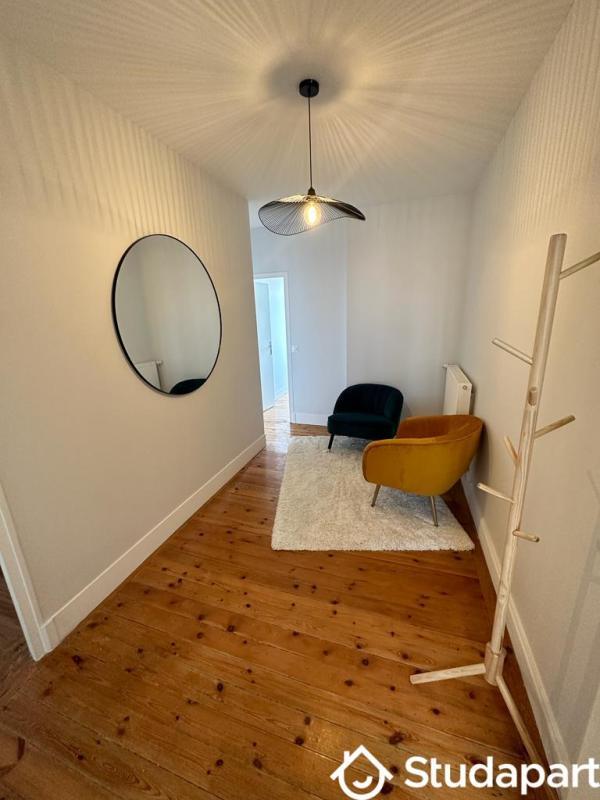 Chambre - 11 m² - 1 pièce