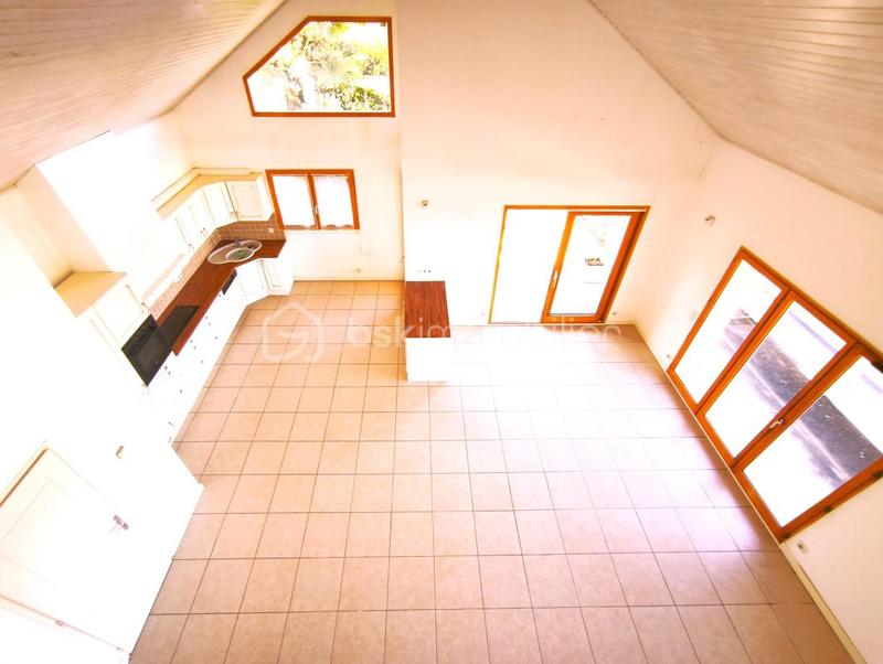 Maison - 179 m² - 6 pièces