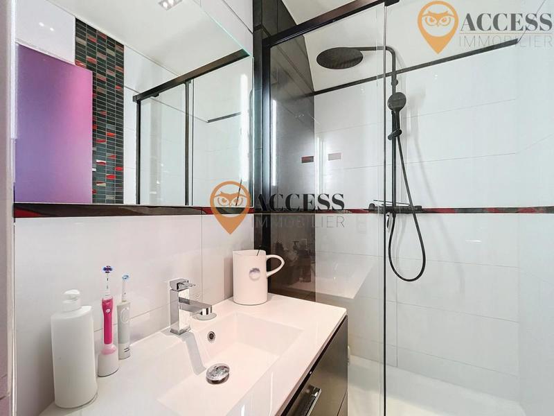 Maison - 218 m² - 8 pièces