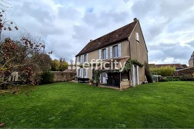 Maison - 230 m² - 9 pièces