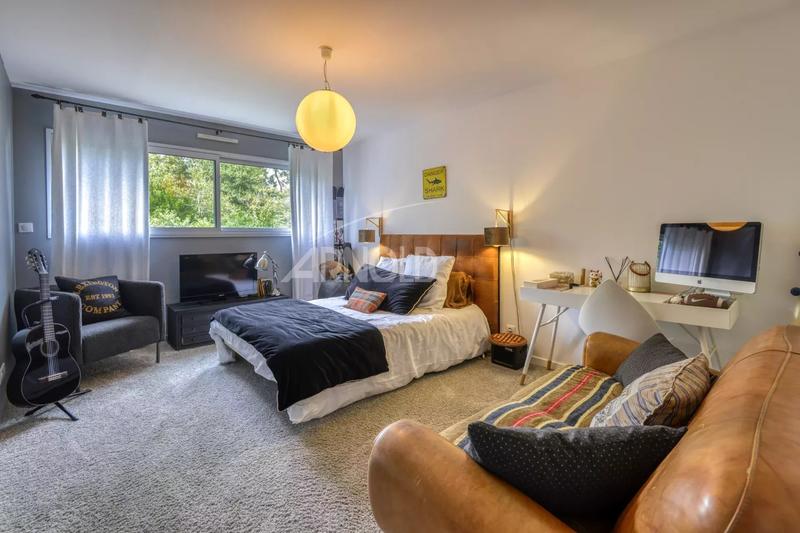 Maison - 191 m² - 8 pièces