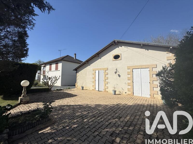 Maison - 180 m² - 12 pièces
