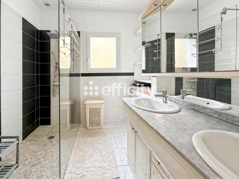 Maison - 146 m² - 6 pièces