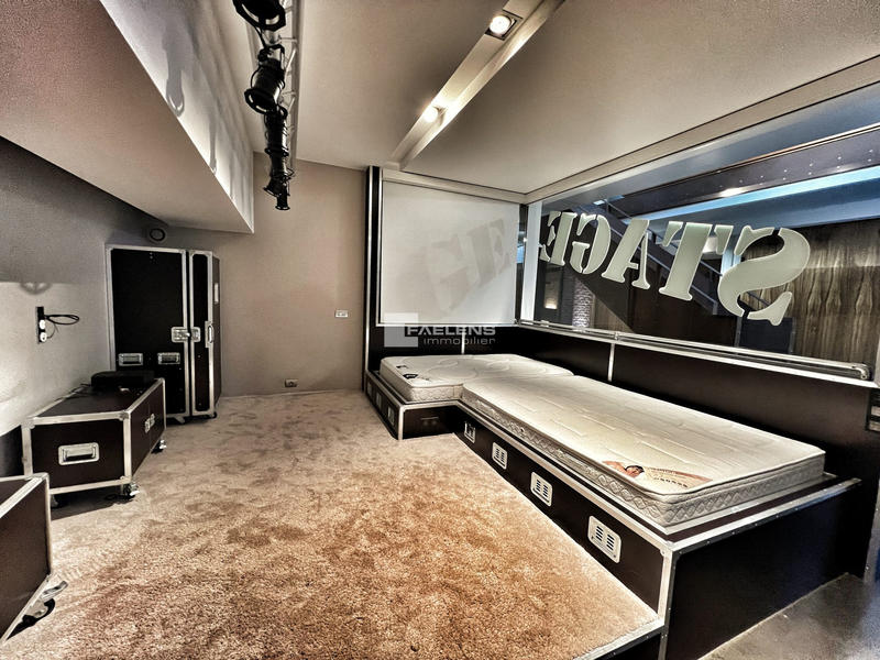 Appartement - 435 m² - 5 pièces