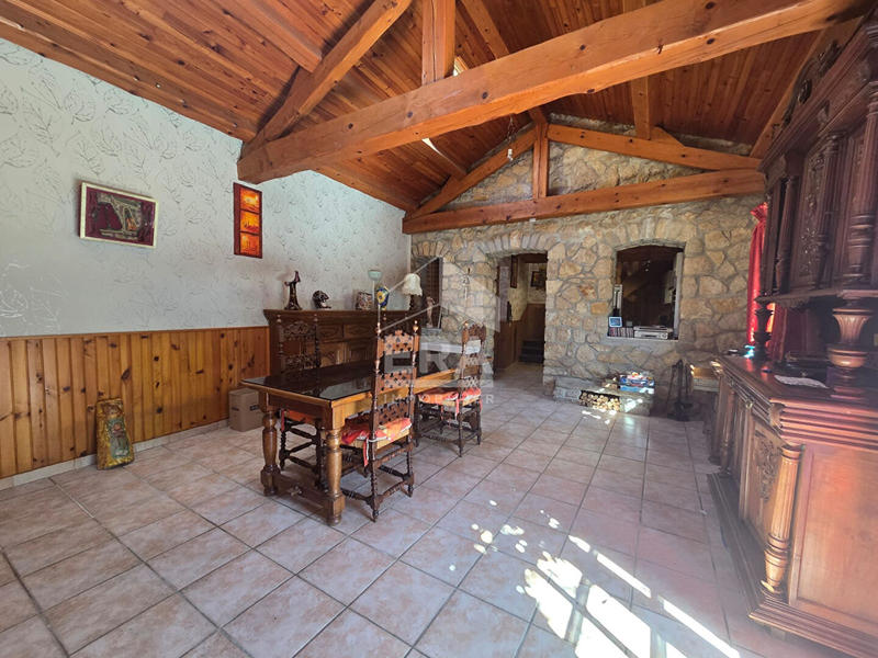 Maison - 101 m² - 4 pièces