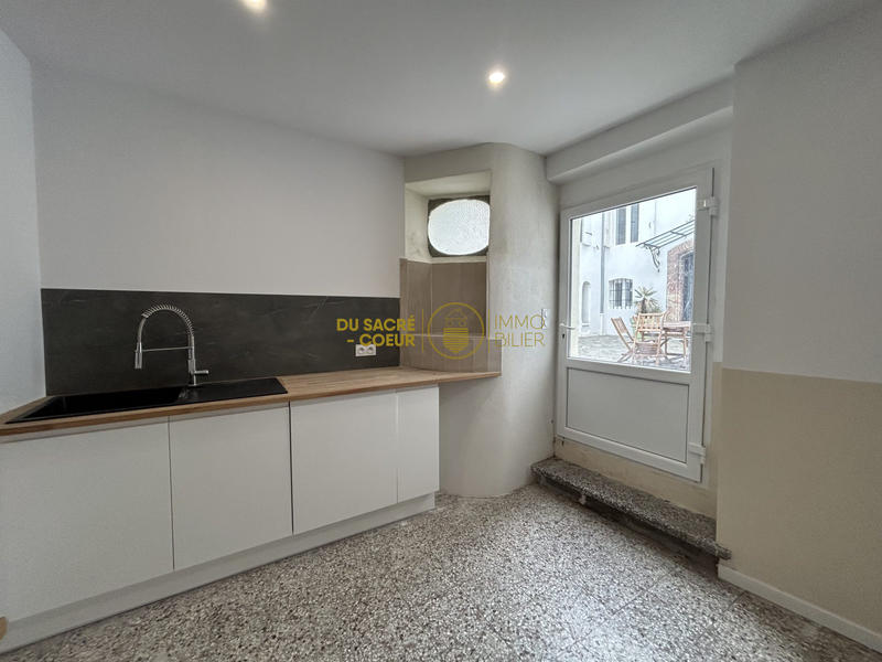 Maison - 423 m² - 20 pièces