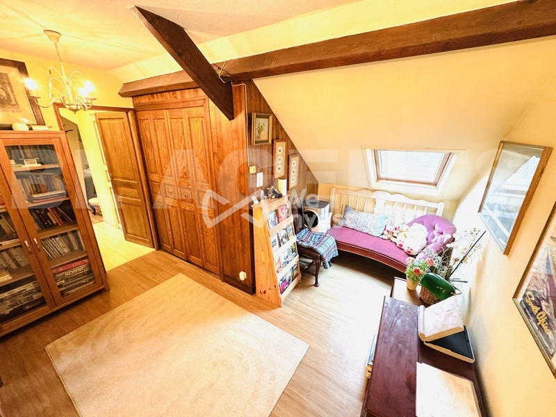 Maison - 264 m² - 7 pièces