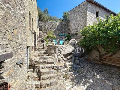 Maison - 200 m² - 7 pièces