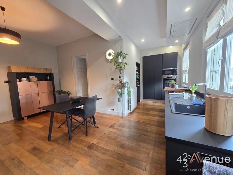 Appartement - 128 m² - 5 pièces