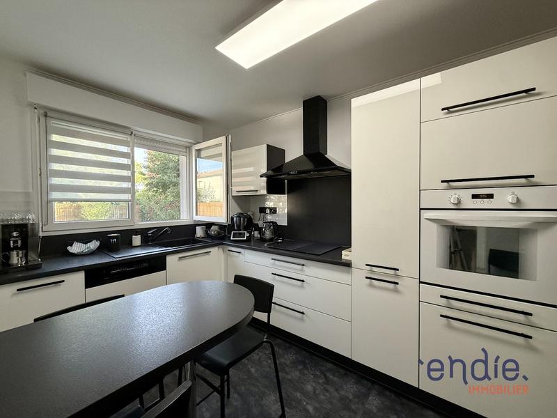 Maison - 122 m² - 6 pièces