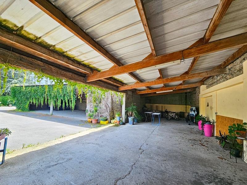 Maison - 453 m² - 14 pièces