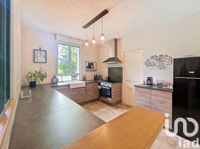 Maison - 232 m² - 8 pièces