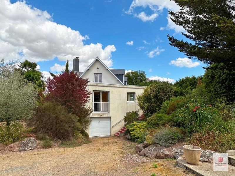 Maison - 213 m² - 8 pièces