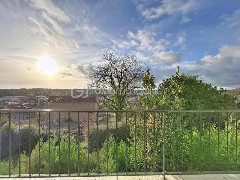 Pavillon - 90 m² - 4 pièces