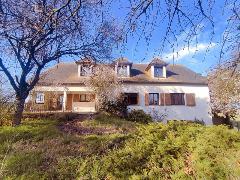 Maison - 190 m² - 8 pièces