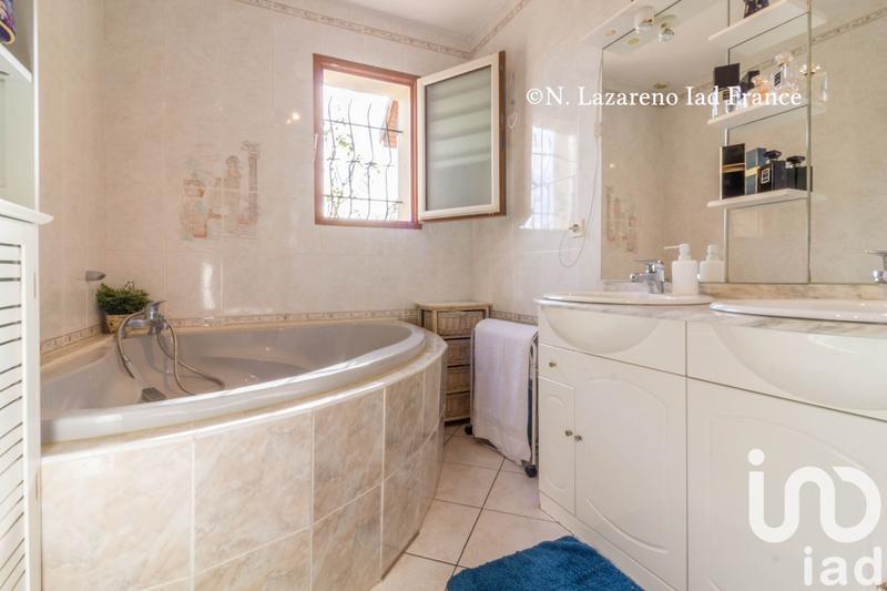 Maison - 180 m² - 7 pièces