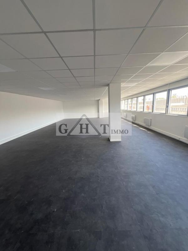 Entrepôt - 1 502 m²