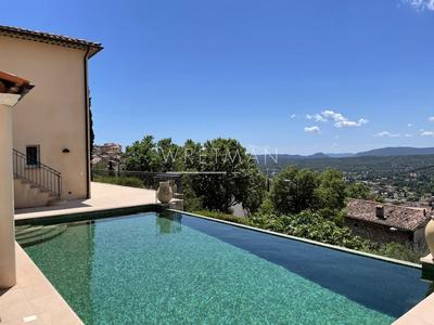 Villa - 245 m² - 8 pièces