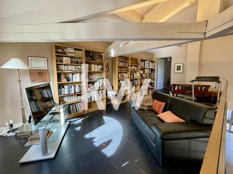 Maison - 210 m² - 7 pièces