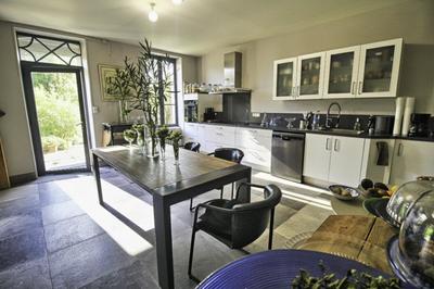 Propriété - 291 m² - 15 pièces