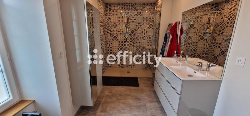 Maison - 267 m² - 7 pièces