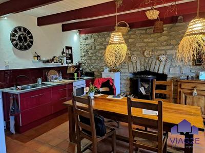 Maison traditionnelle - 104 m² - 5 pièces