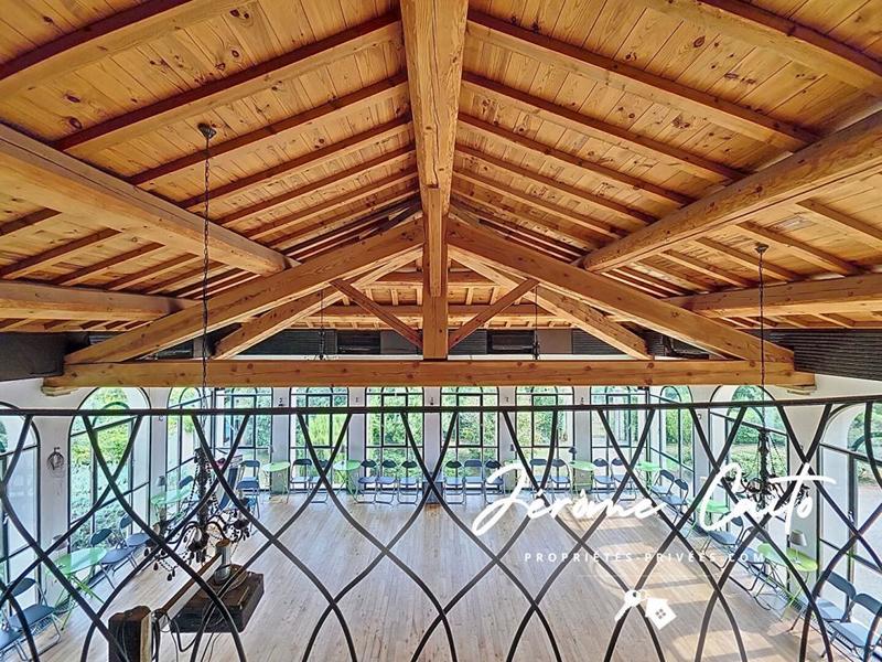 Immeuble - 1 358 m² - 20 pièces