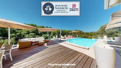 Maison - 140 m² - 5 pièces