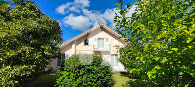 Maison - 16 m² - 7 pièces