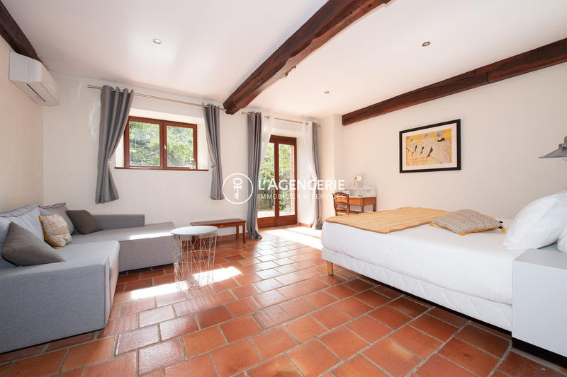 Maison ancienne - 522 m² - 11 pièces