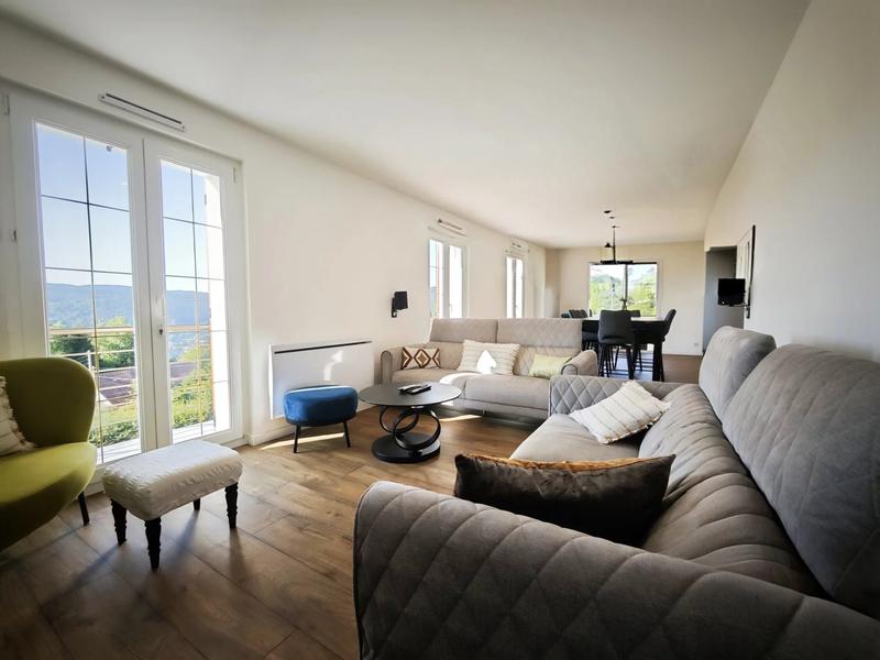 Maison - 254 m² - 10 pièces