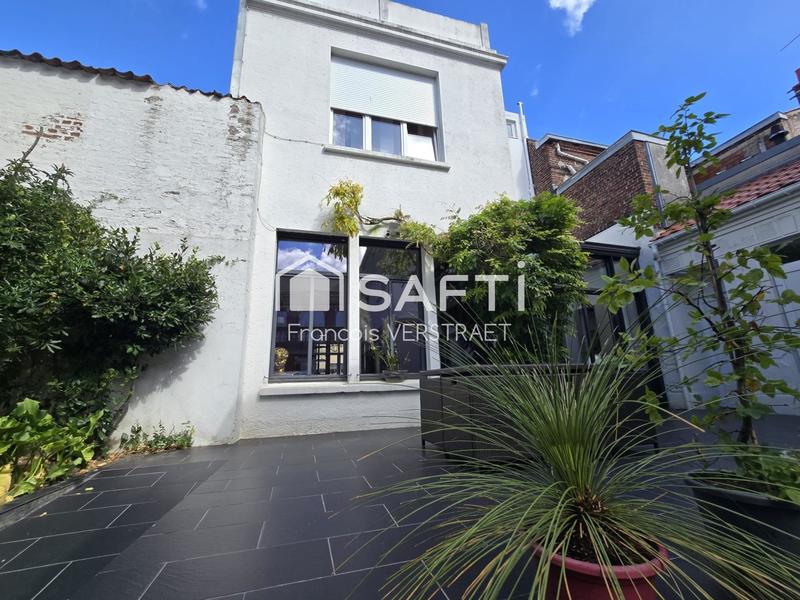 Maison de ville - 217 m² - 9 pièces