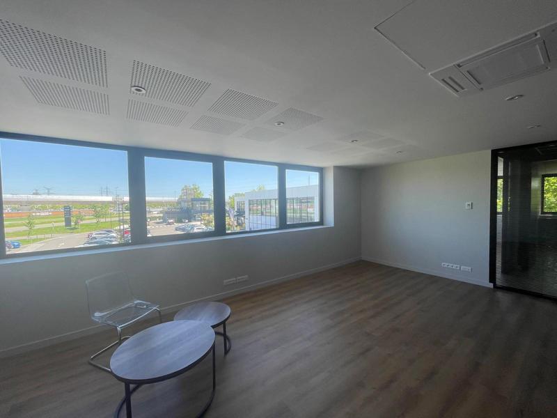 Bureau - 146 m² - 7 pièces