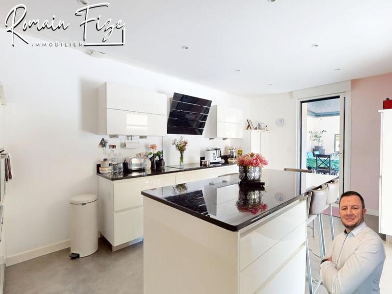 Maison - 277 m² - 4 pièces