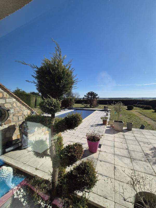 Maison - 245 m² - 7 pièces