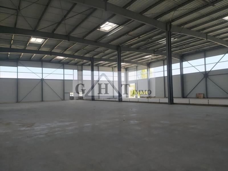 Entrepôt - 1 104 m²