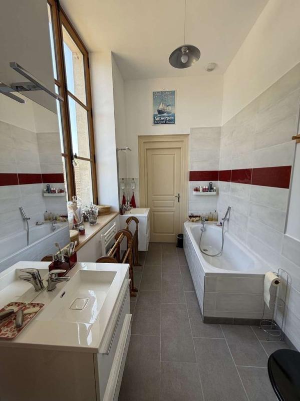 Maison de maîtres - 288 m² - 12 pièces