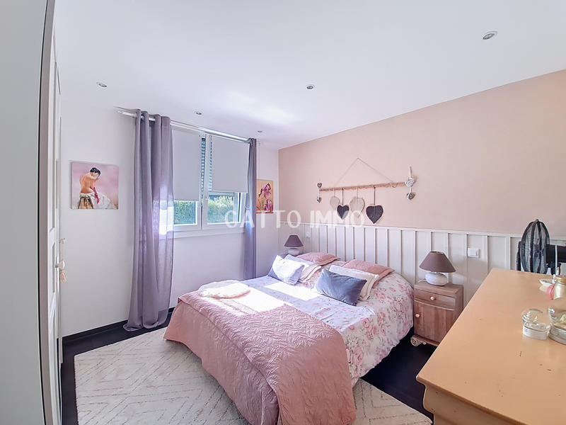 Appartement - 80 m² - 5 pièces