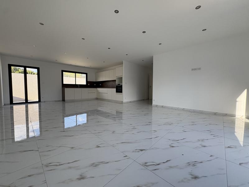 Villa - 111 m² - 4 pièces