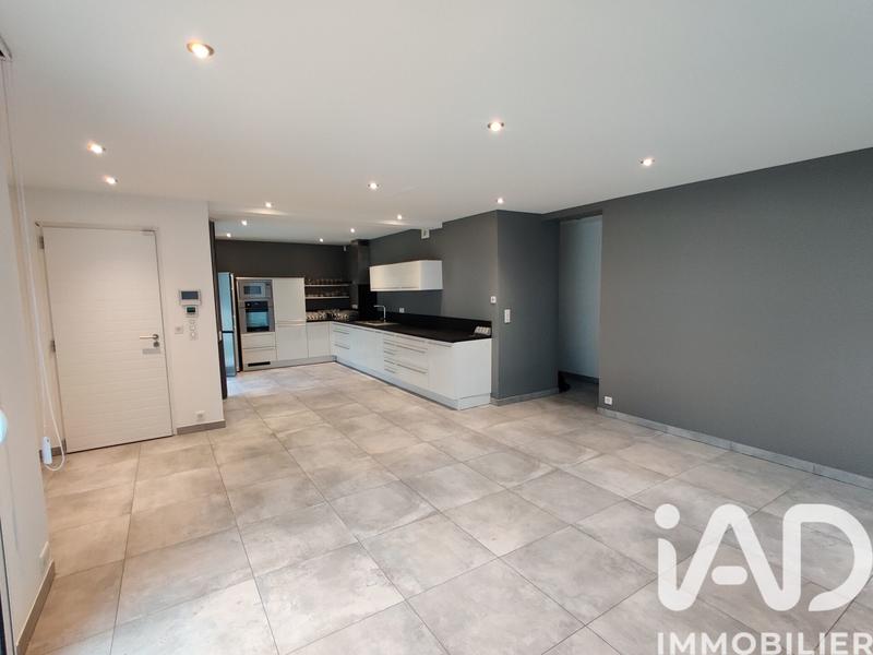 Maison - 92 m² - 4 pièces