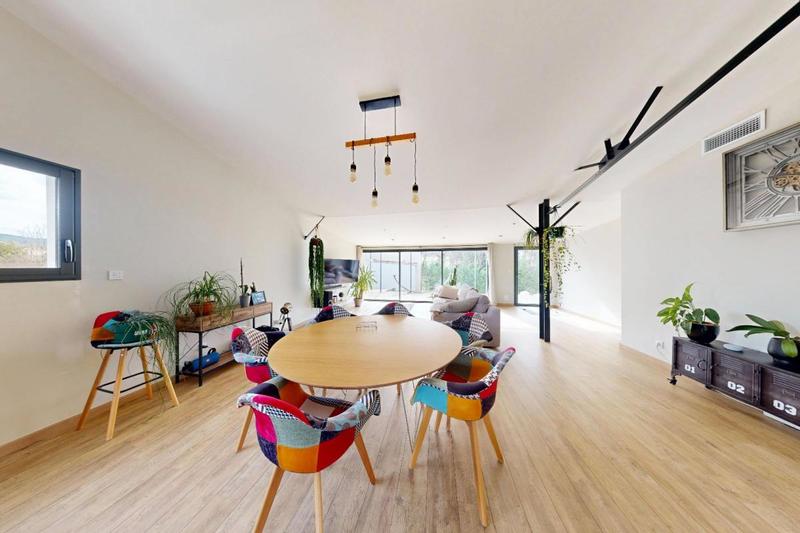 Maison - 140 m² - 6 pièces